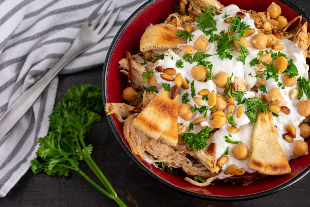 Fatteh de pollo.
