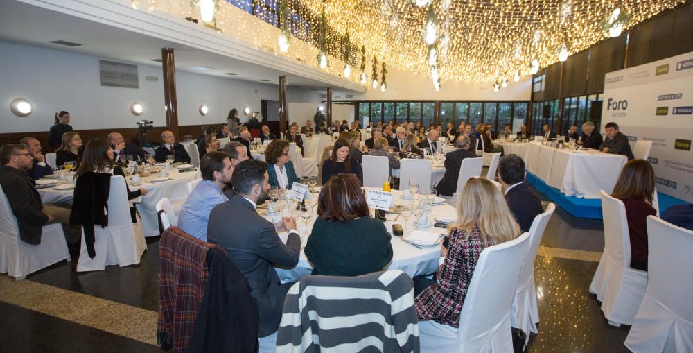 Torres-Dulce participa en el desayuno-coloquio organizado por el Foro Alicante