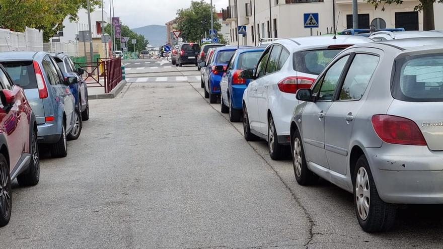 Los coches también hacían cola para PCR en el centro de salud de Bellreguard