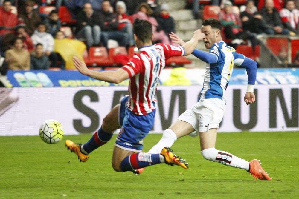 El Sporting cae ante el Espanyol (2-4)