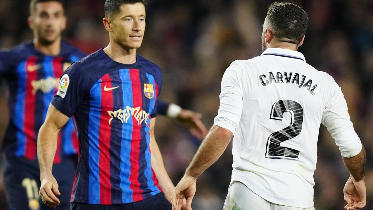 Lewandowski se encara con Carvajal durante el último clásico en el Spotify Camp Nou