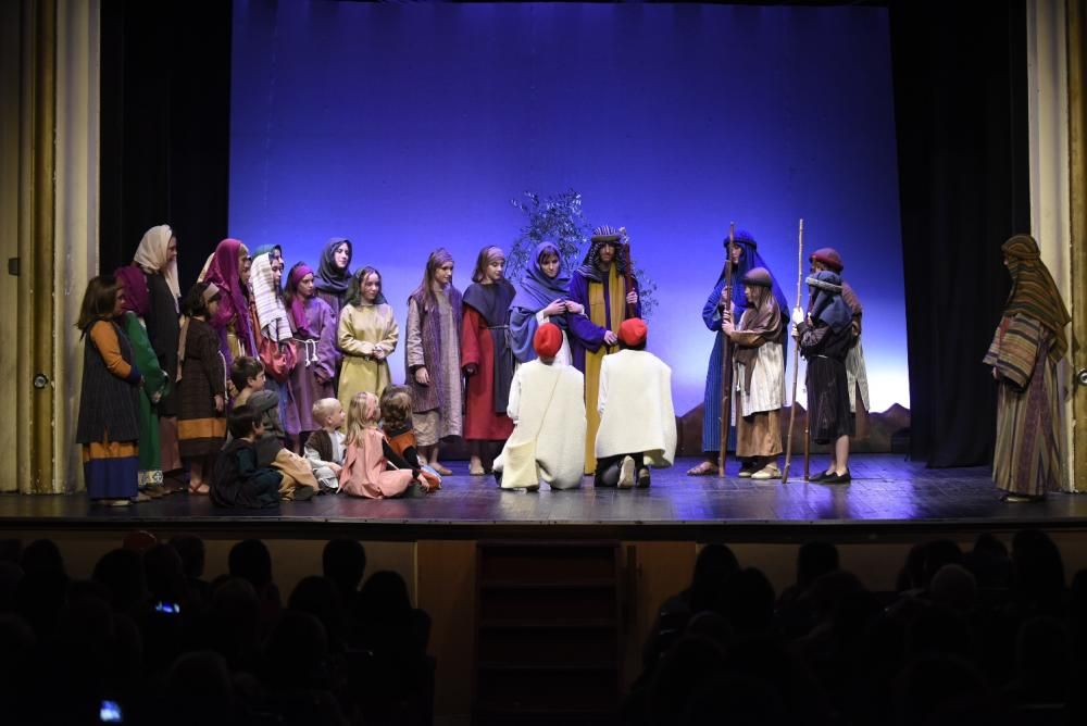 Representació dels Pastorets a la sala Els Carlins de Manresa