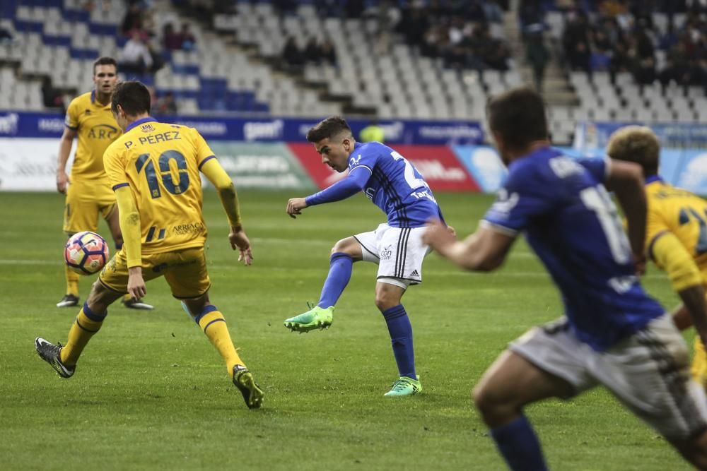 El partido entre el Real Oviedo y el Alcorcón, en imágenes