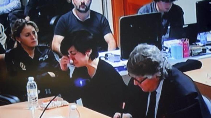 Rosario Porto en un momento de la sesión de ayer del juicio.