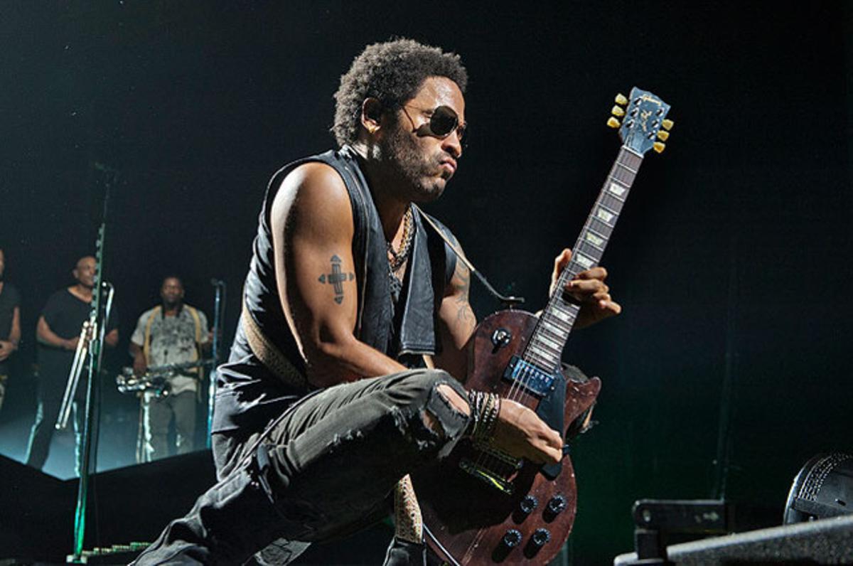 El cantant nord-americà Lenny Kravitz, durant la seva actuació al Sant Jordi Club de Barcelona, el diumenge 3 de juny.