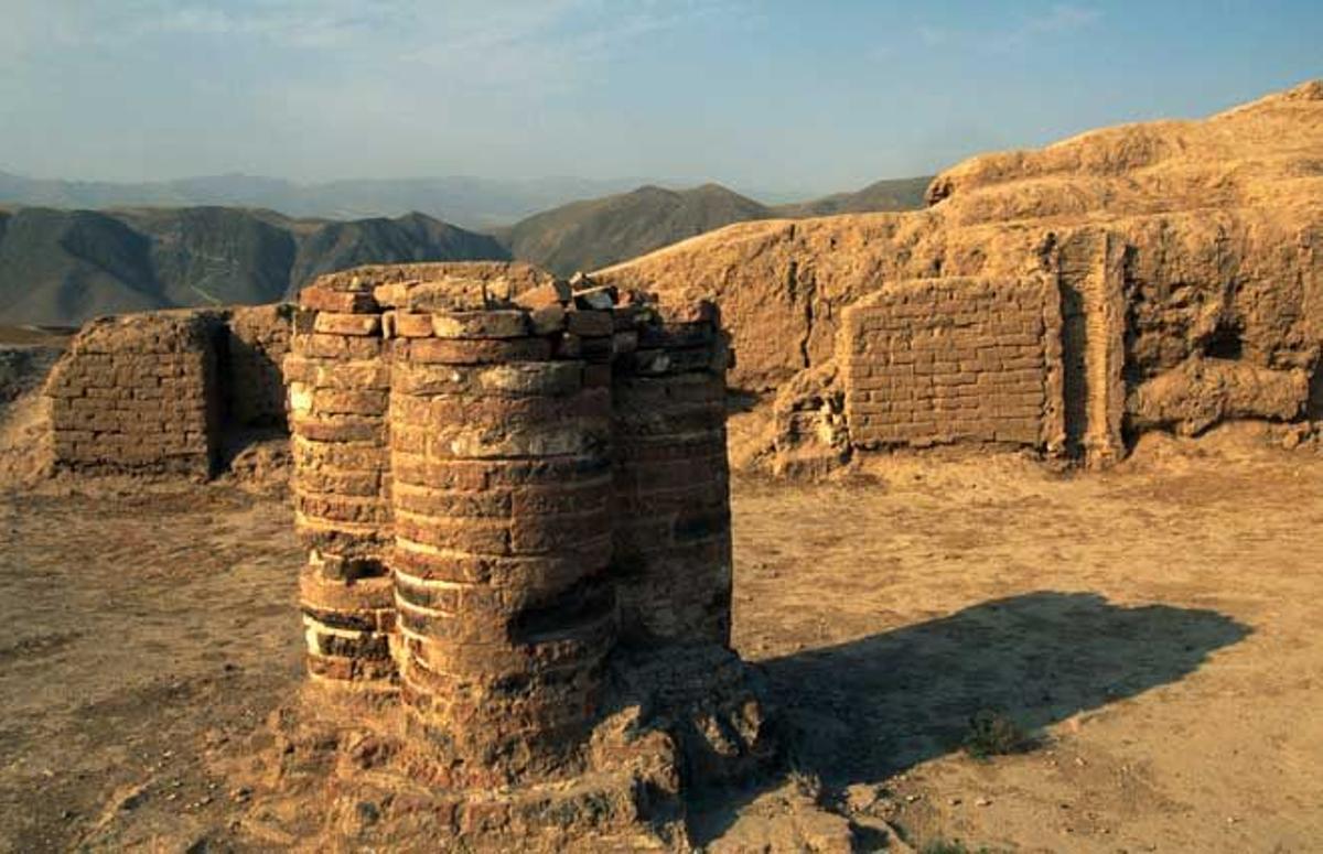 Ruinas de la antigua ciudad de Merv.