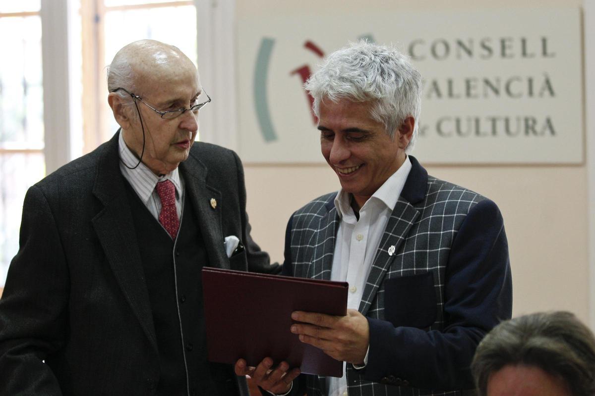 Santiago Grisolía y Ximo Tebar en el Consell Valencià de Cultura.