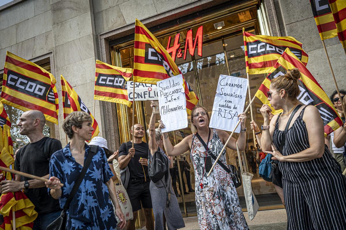 Huelga de trabajadores de H&M en el arranque de las rebajas