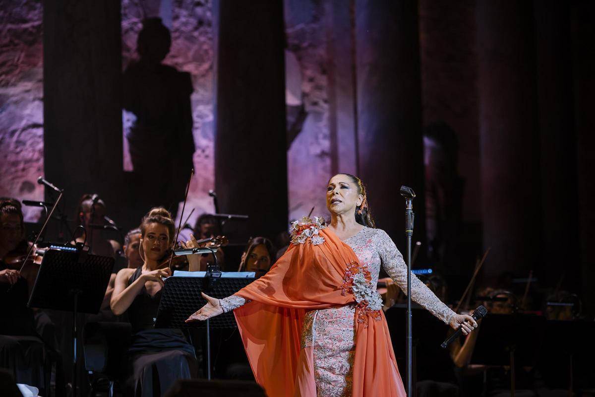 Así se vivió el concierto de Isabel Pantoja en el teatro Romano de Mérida