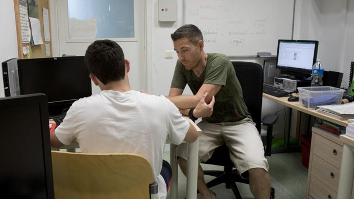 Visita al centro de justicia juvenil de Can Llupià.