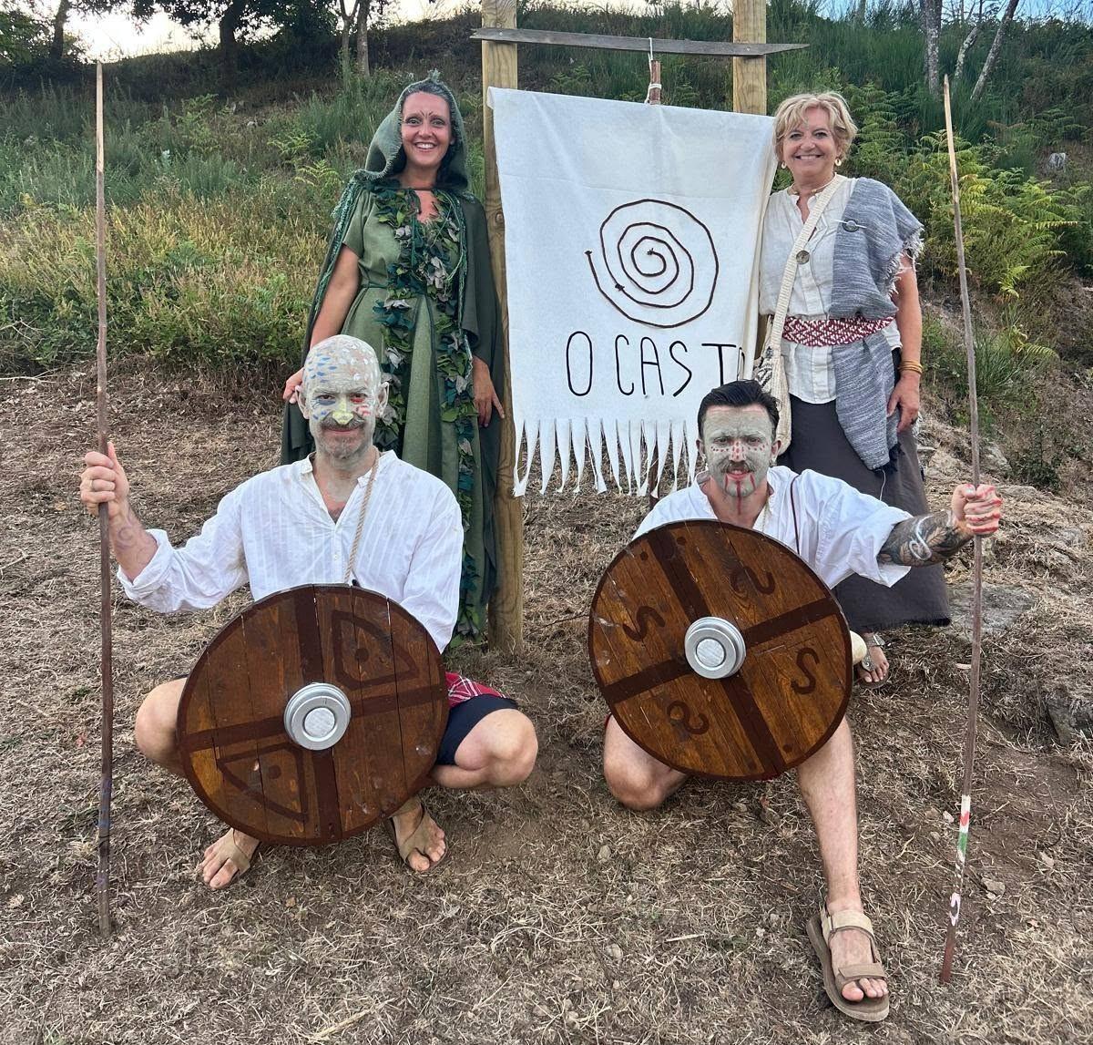 Protagonistas da recreación histórica no Castro de Montes Claros.