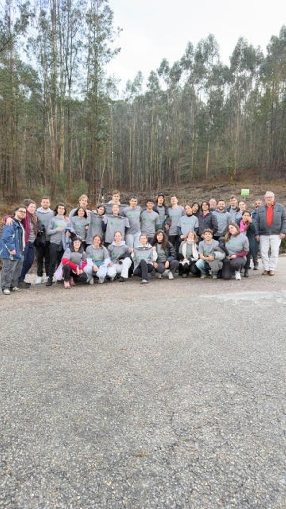 Foto de grupo de los participantes.