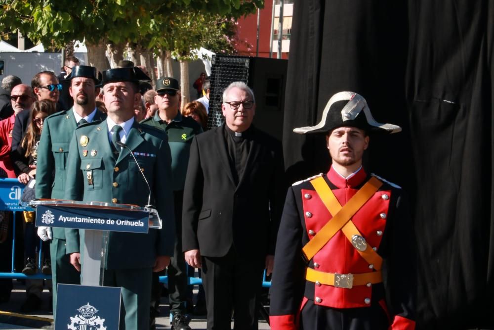 El Ayuntamiento rindió homenaje a la presencia de la Guardia Civil en Orihuela y su 175 aniversario con el descubrimiento de un monumento