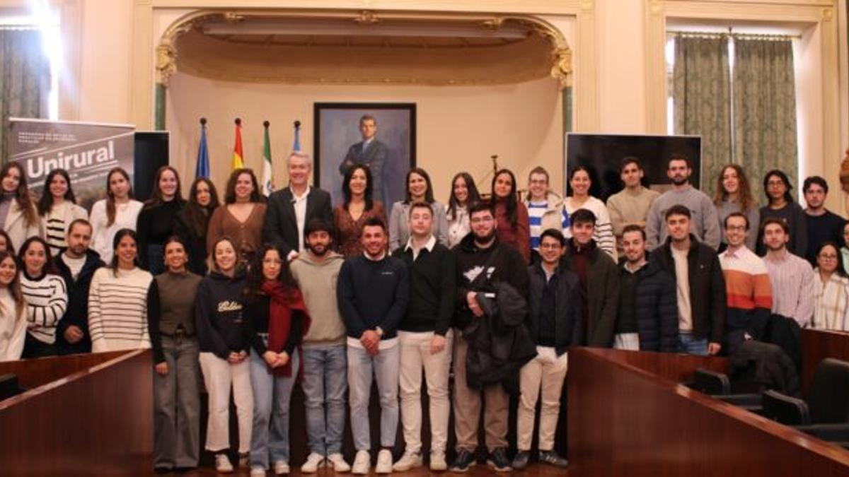 Jornada de bienvenida a los titulados participantes en el programa UniRural.