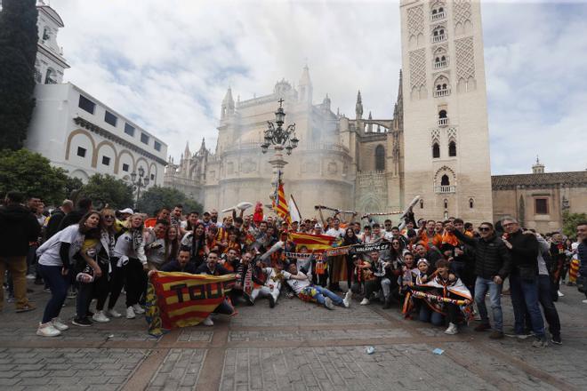 GALERÍA: Búscate en las fotos de la fiesta por las calles de Sevilla