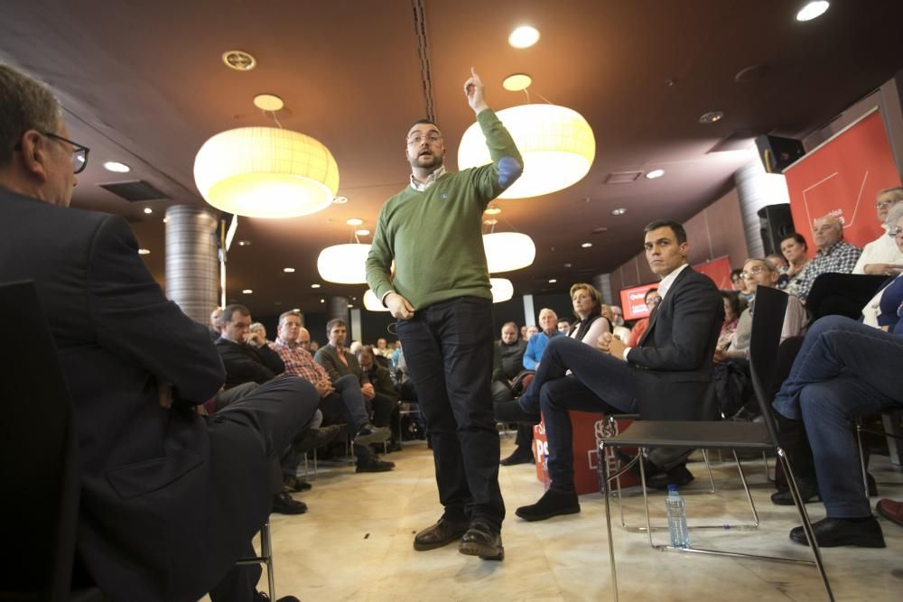 Asamblea con Pedro Sánchez en Oviedo