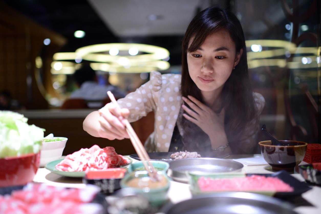 Comiendo 'hot pot' chino.
