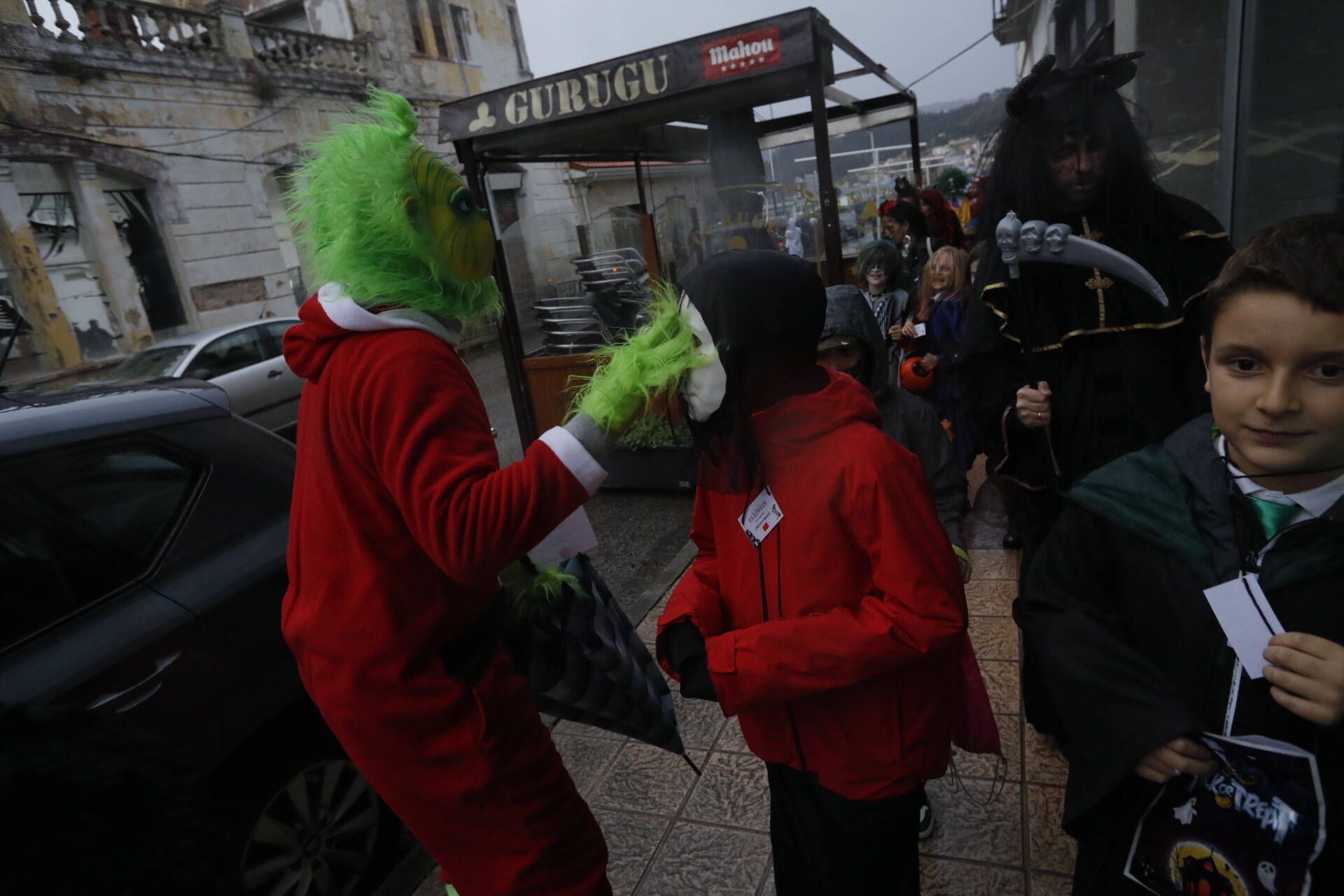 EN IMÁGENES: El pueblo que se disfraza entero por Halloween