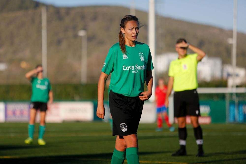 El representante ibicenco en la Liga Autonómica femenina arranca goleando al Atlético Collerense en una temporada muy ilusionante para el club verdinegro