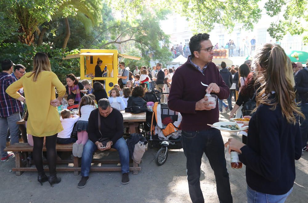 Afluencia masiva de público al botánico con motivo del mercado navideño que ofrecía, además, la posibilidad de visitar de forma gratuita, los jardines