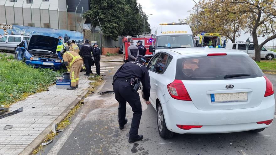 Ingresada en UCI una mujer embarazada tras un accidente de coche en Badajoz
