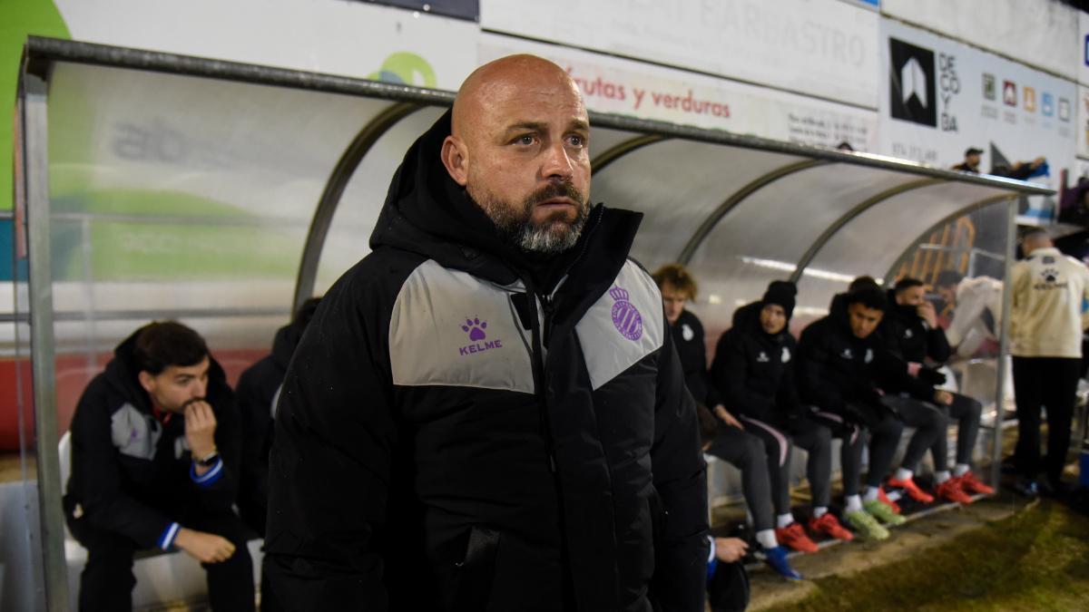 Manolo González, con cara de pocos amigos