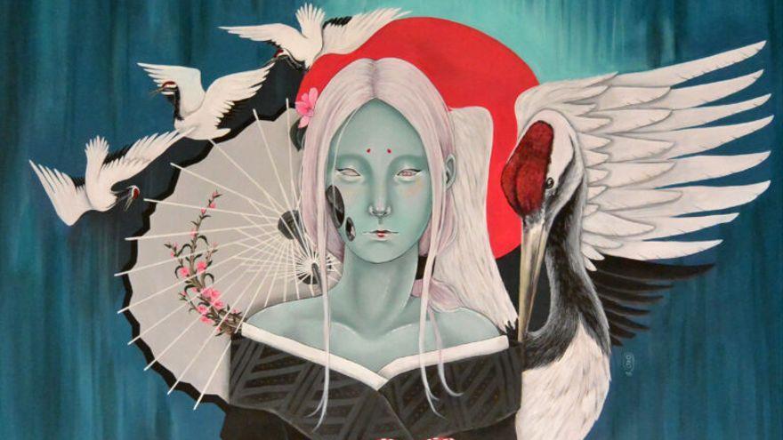 Okokume inició su carrera pintando mujeres vestidas con kimonos y salpicadas de orificios faciales.