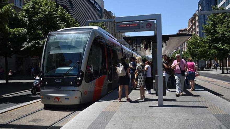 Los usuarios ponen un notable alto al tranvía de Zaragoza