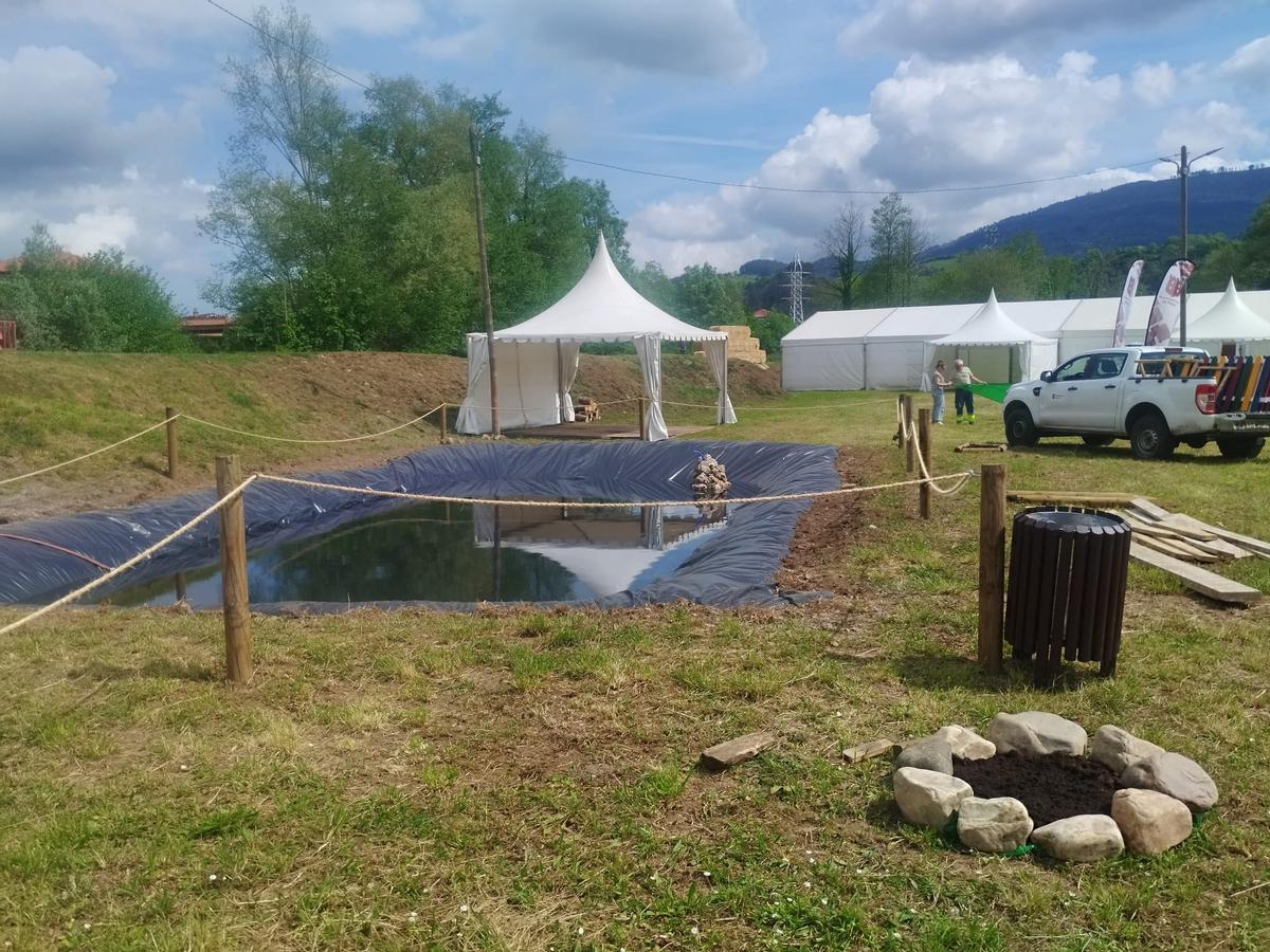 Cornellana, en Salas, se prepara para la Feria del Salmón y la subasta del campanu de Asturias