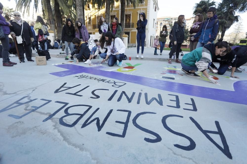Asamblea feminista en Benimaclet y preparación de carteles para la manifestación