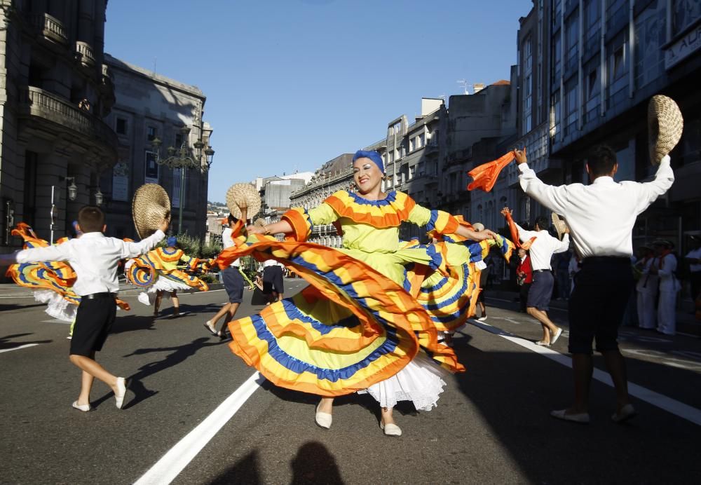 Vigo vibró con la presencia de los grupos folclóricos de Argentina, Colombia, Serbia y también españoles