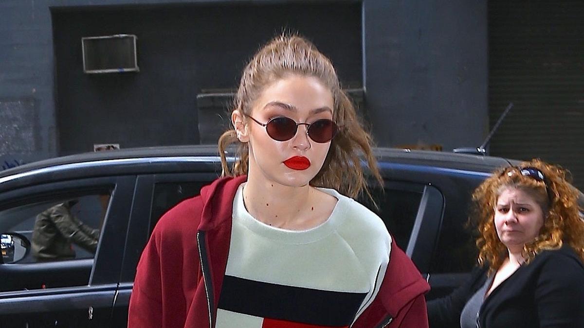 Gigi es la reina del street style gracias a Tommy Hilfiger