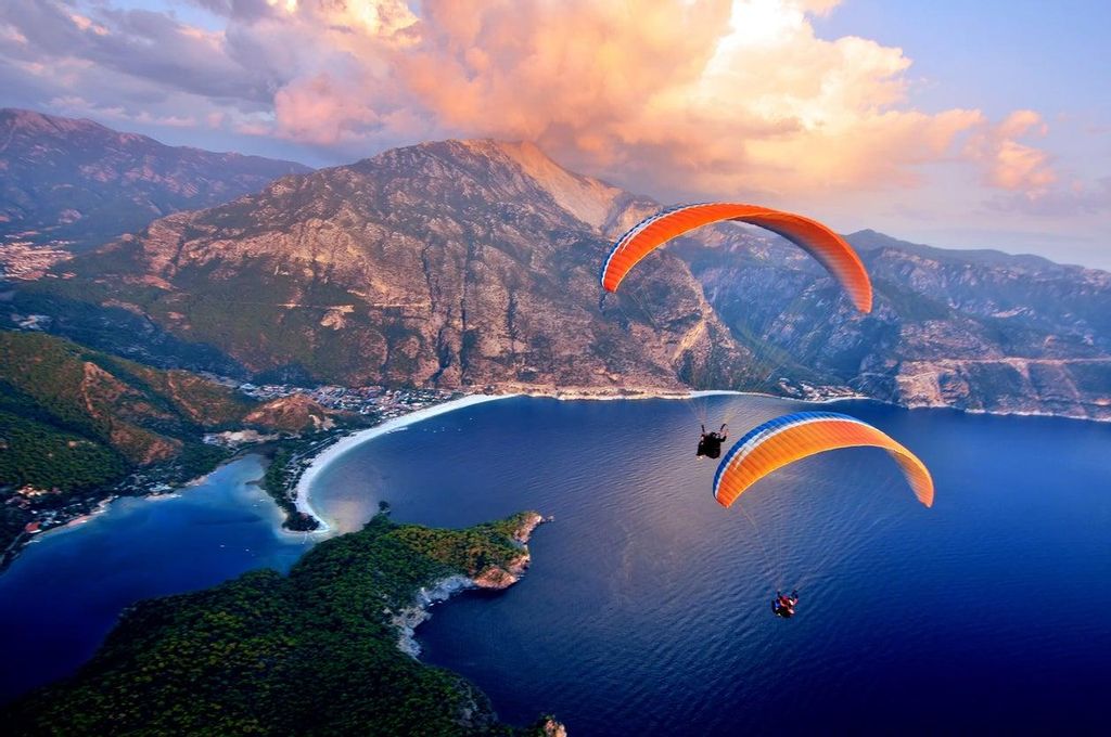 Oludeniz se deja ver como una joya desde las alturas
