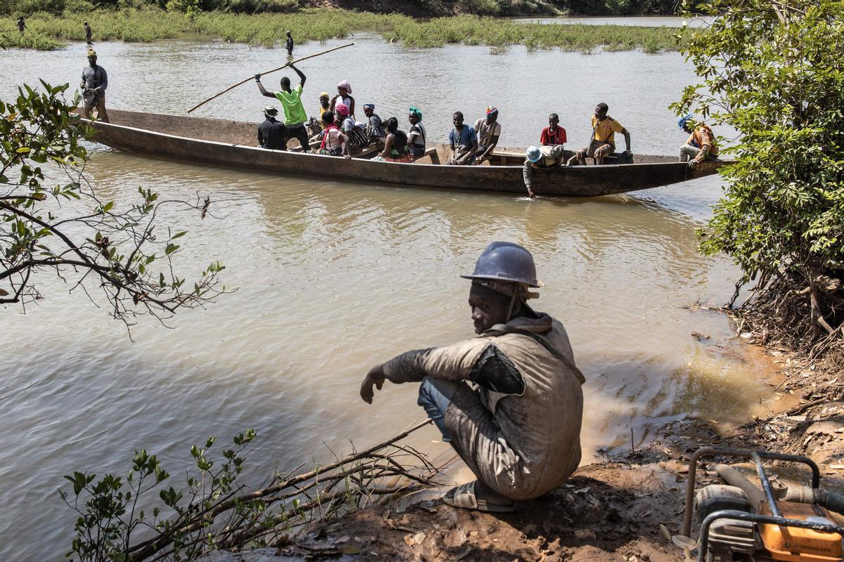 La minería artesanal de oro en Senegal. Karakaene y Bantakokouta son sitios de extracción de oro en el sureste de Senegal