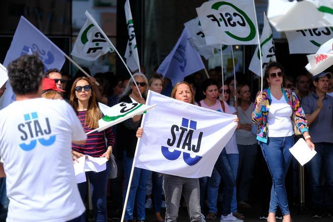 Concentración de los cuerpos judiciales ante la Ciudad de Justicia de Las Palmas de Gran Canaria