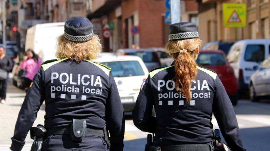 Dos agents de la Policia Local de Manresa