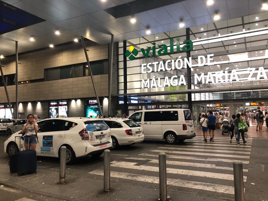 Los taxistas de Málaga se movilizan en apoyo a la huelga de Barcelona