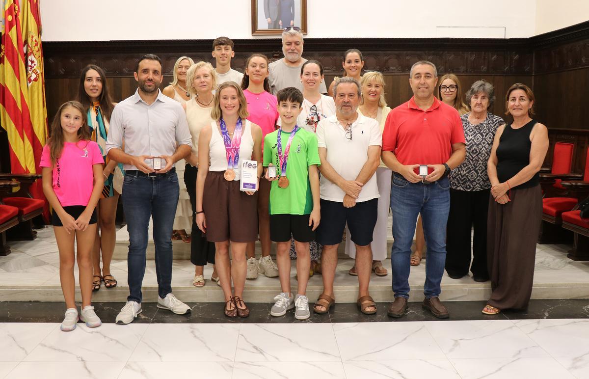 Reconocimiento del ayuntamiento a los gimnastas, sus familias y cuerpo técnico.