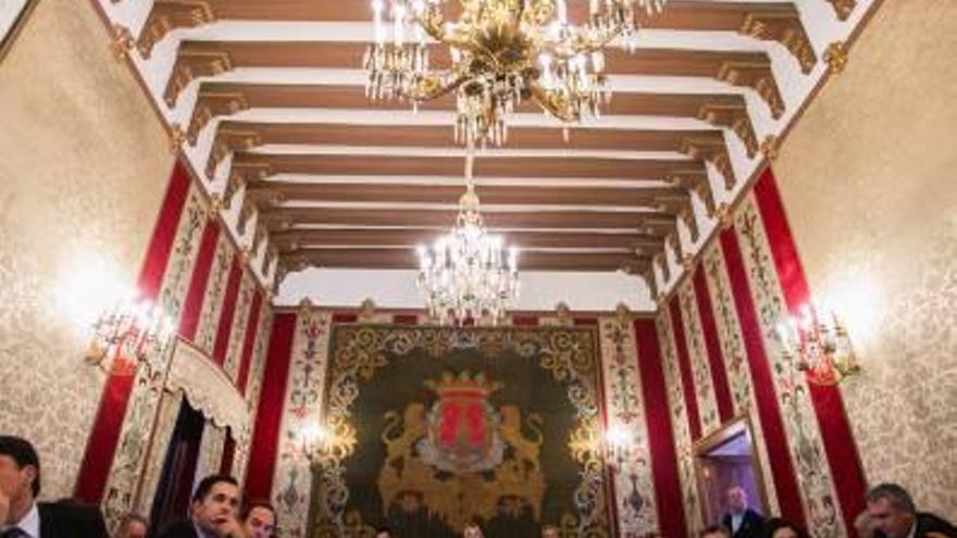 Salón de plenos del Ayuntamiento de Alicante