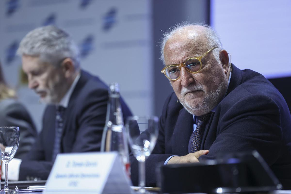 Marlaska y Pere Navarro en una rueda de prensa