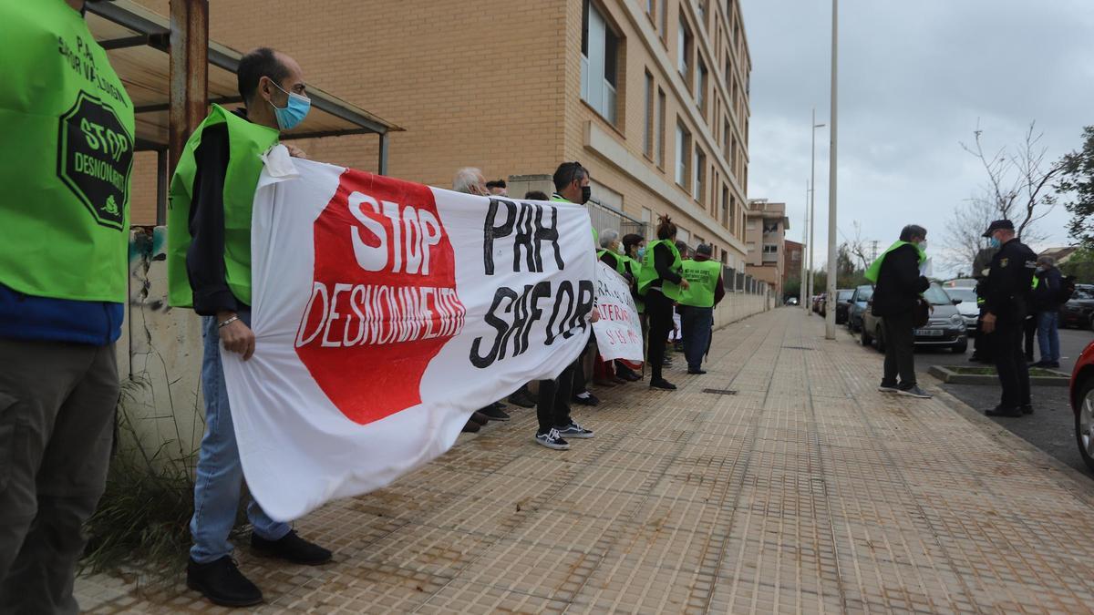 Una de las muchas protestas que tuvieron lugar en el edificio contra los desahucios de personas vulnerables.