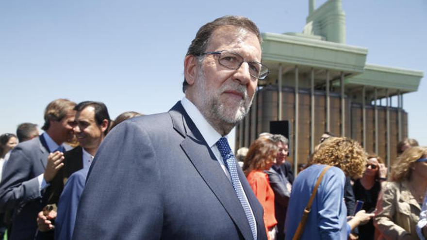 Rajoy: &quot;Es un disparate querer acabar con todo lo que funciona&quot;
