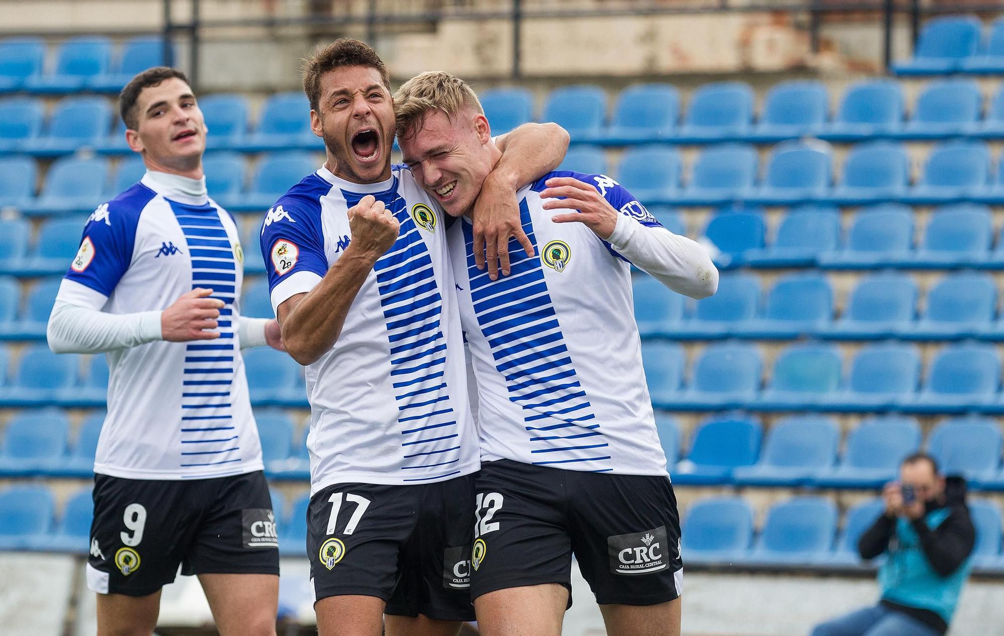 El Hércules vence a La Nucía por 3-1