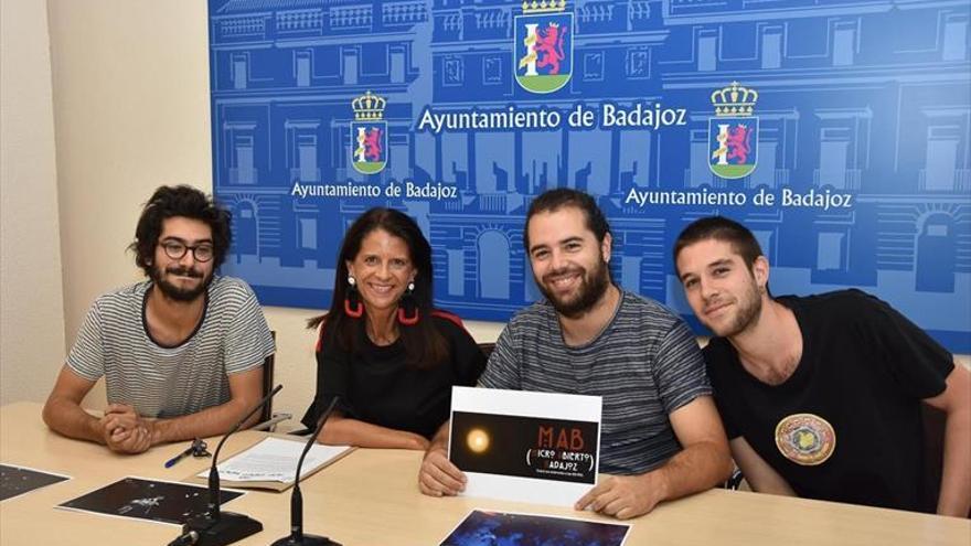 Micro Abierto Badajoz sale a la calle por primera vez