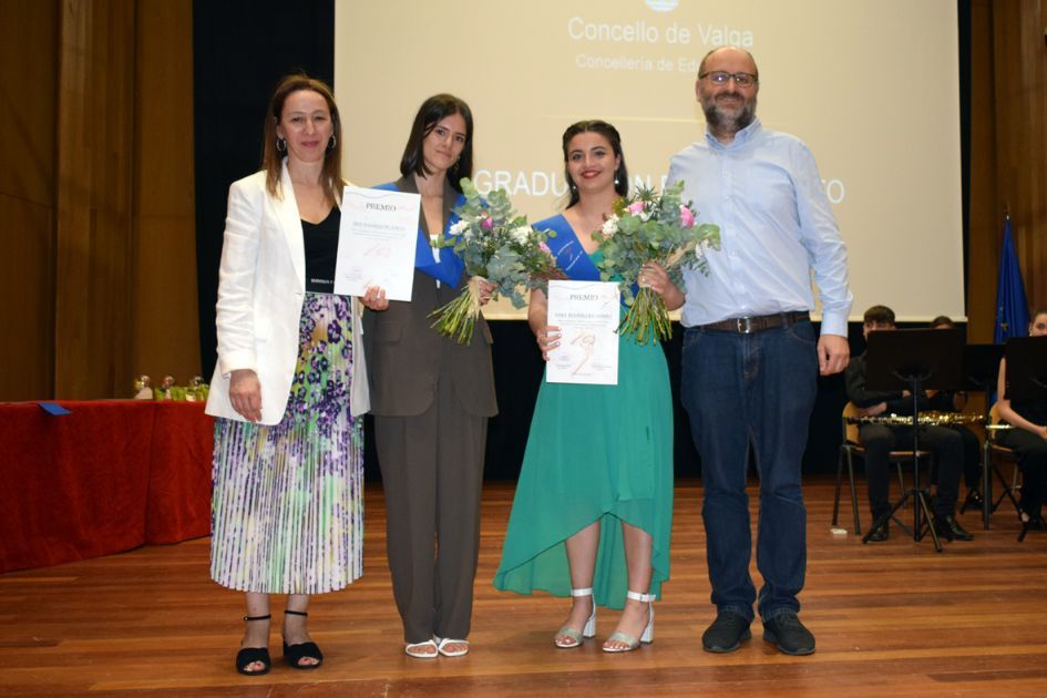 Un momento de la fiesta de graduación del IES de Valga.