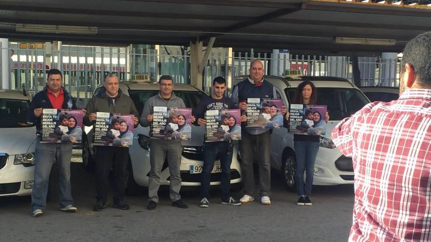 150 taxistas participan en una campaña para recaudar fondos a favor de las refugiadas sirias