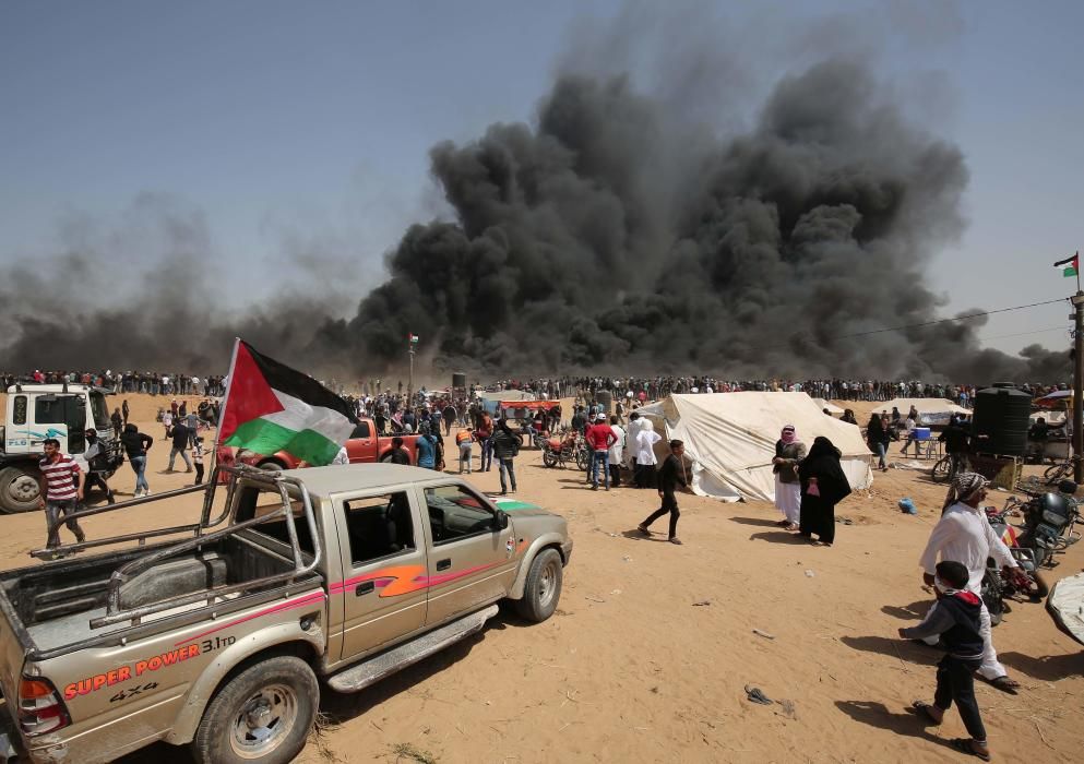 Siete palestinos murieron y unos 250 resultaron heridos por disparos de soldados israelíes durante las protestas de este viernes cerca de la frontera entre Gaza y el Estado hebreo.