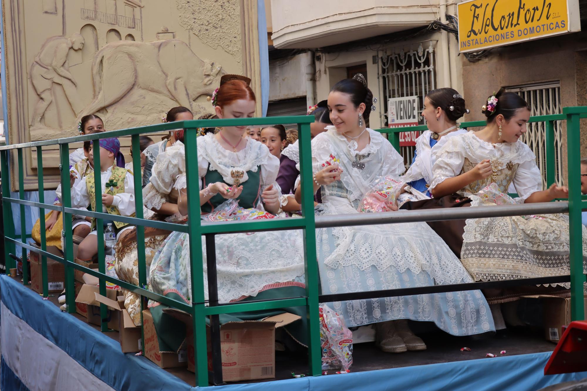 Así ha sido el esperado Pregonet que ha inundado de color las calles de Castellón