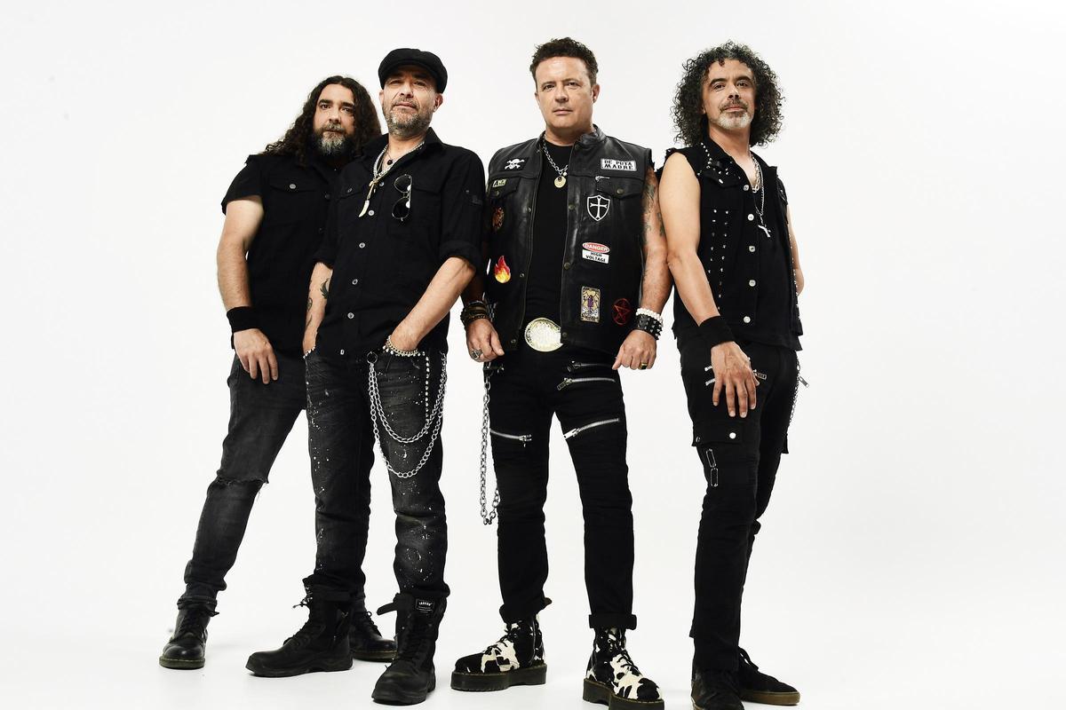 La emblemática banda valenciana nacida en los 80, autora de himnos como ‘Chiquilla’ y ‘Comerranas’, actuará la noche del viernes, 24 de julio, en Formentera.