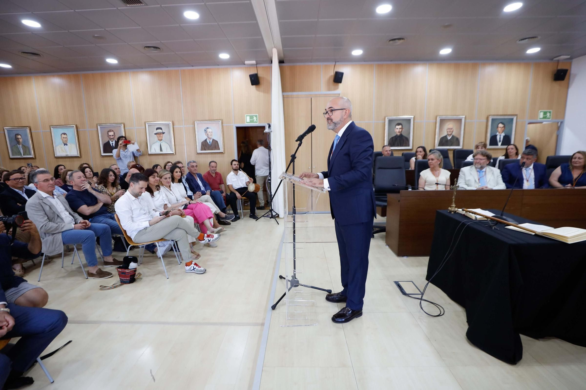 Galería de imágenes de la toma de posesión de Vicent Roig como alcalde de Sant Josep
